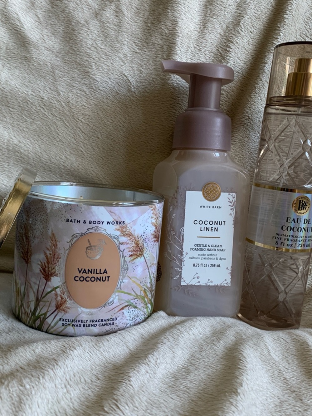 Bath & Body Works Coconut Linen Foaming Hand Soap - Soft Beige